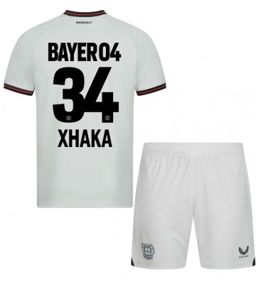 Bayer Leverkusen Granit Xhaka #34 Replika Babytøj Udebanesæt Børn 2023-24 Kortærmet (+ Korte bukser)